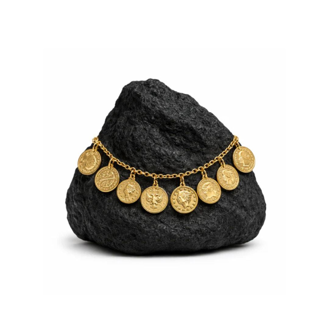 Pulseiras douradas