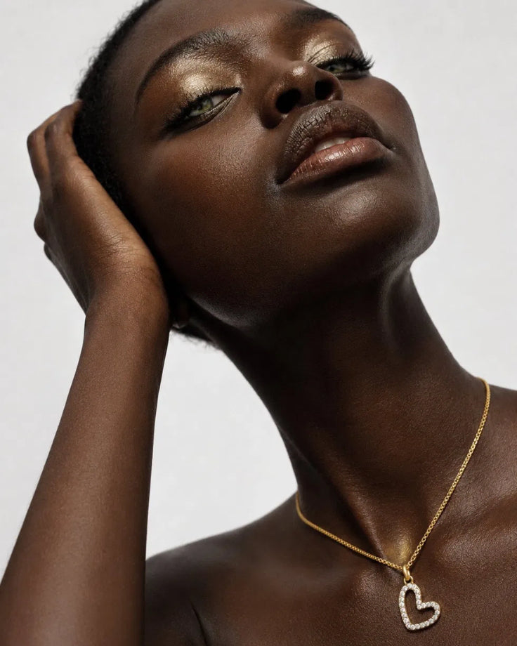 Colar Coração Vazado Liminal em Ouro 24k com Zircônia