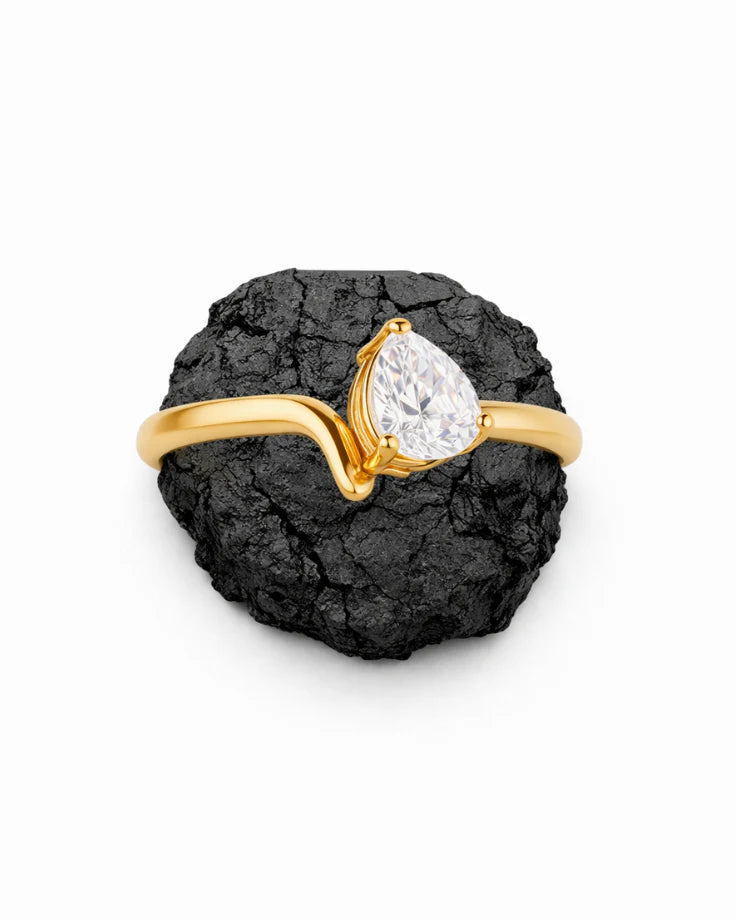 Anel Feminino Orbitis Aureum Banhado a Ouro 24k com Zircônia